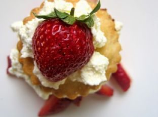 Strawberry Shortcake w. Mini Strawberry PopTarts