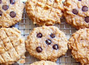 Watching What I Eat: Peanut Butter Banana Oat Breakfast Cookies with Carob / Chocolate Chips